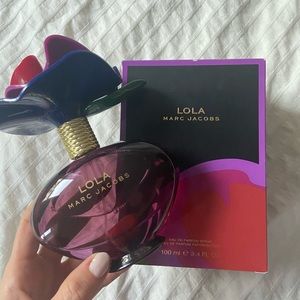 FULL 3.4 oz bottle of Marc Jacobs Lola